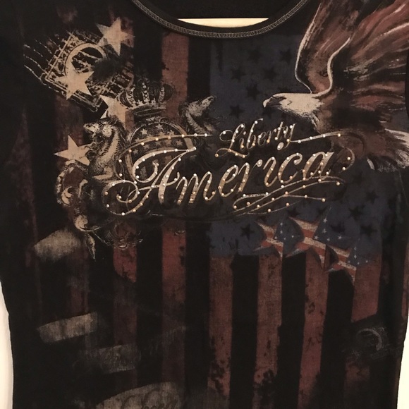 Women’s tee - Picture 4 of 7